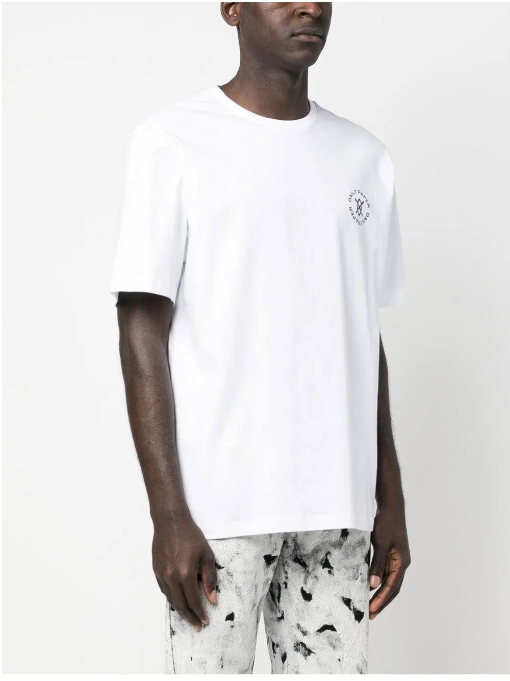 T-SHIRT CON LOGO FRONTALE