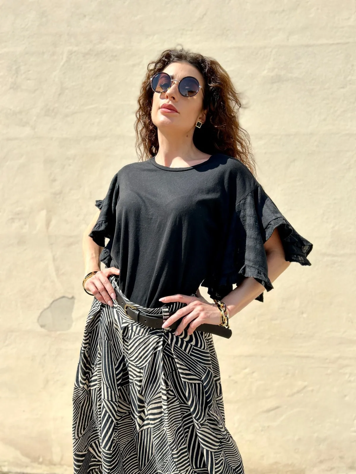 T-shirt manica con volant